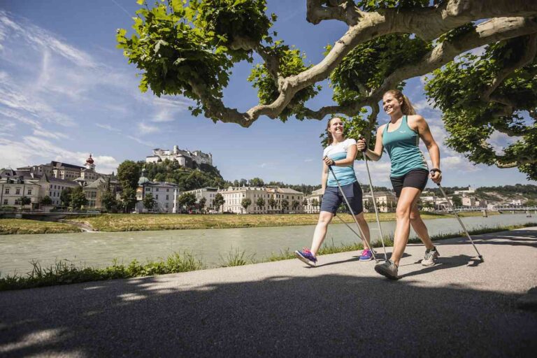 Czy warto trenować nordic walking